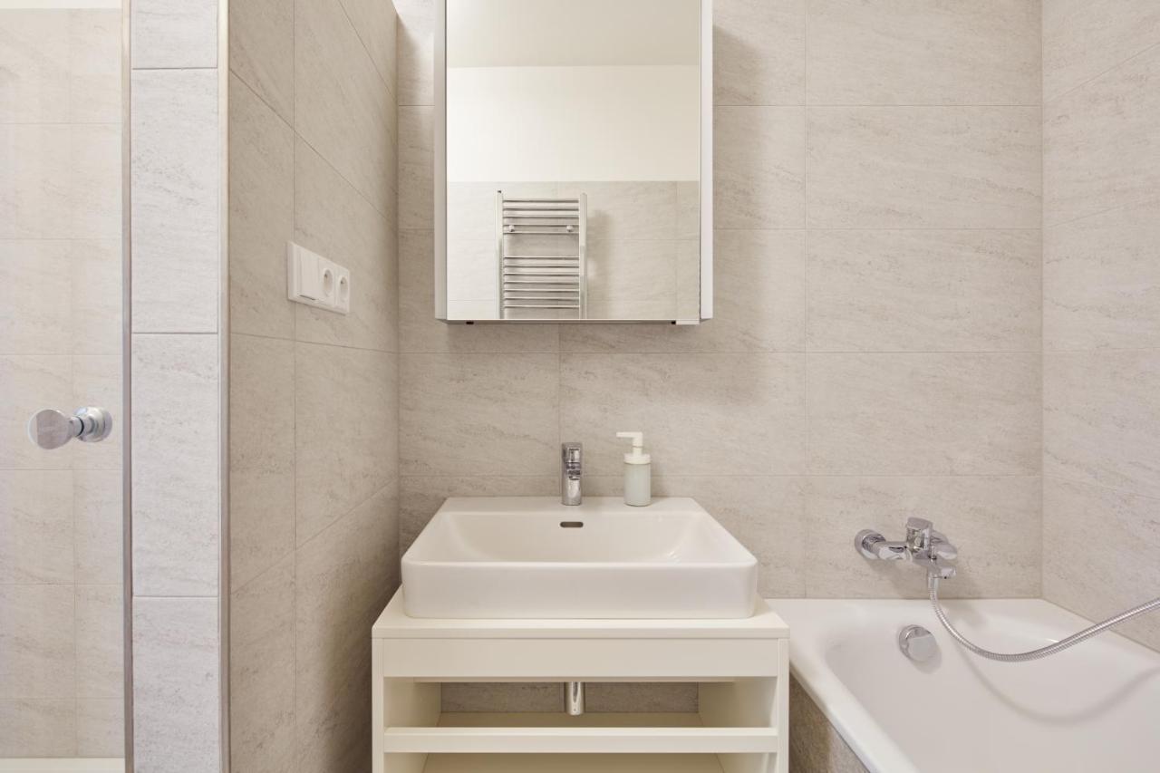 Designer Condo in Karlín by Prague Days Exterior foto